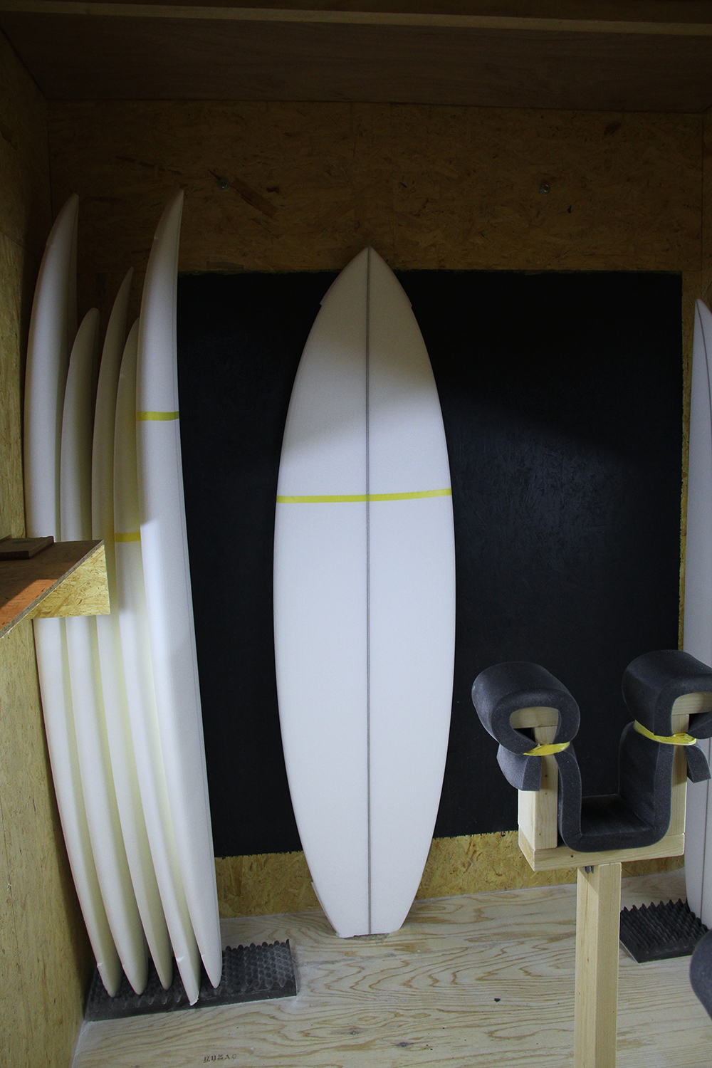 ATOM Surfboard Leaps'n Bounds model preshaped