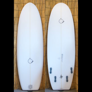 ATOM Surfboard anonymous model アイキャッチ画像
